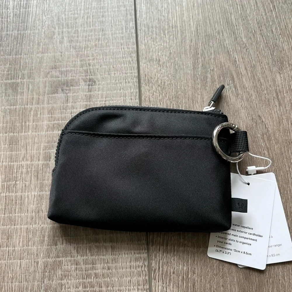 Lululemon Clippable Card Pouch in Black